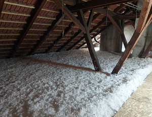 Zateplení bytového domu pomocí foukané izolace